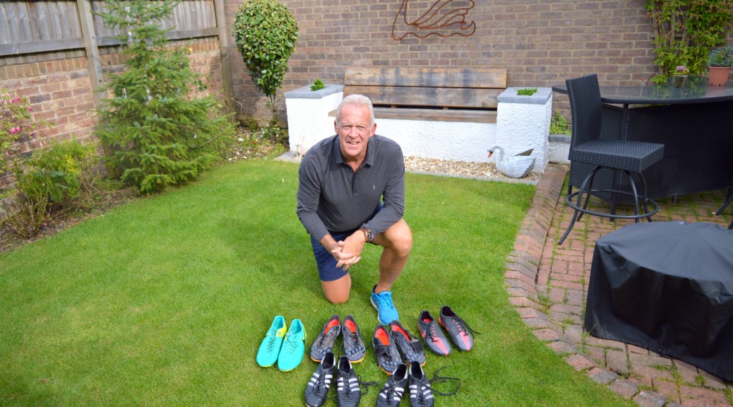 Swans legend Alan Curtis helps Dawsons football boot campaign